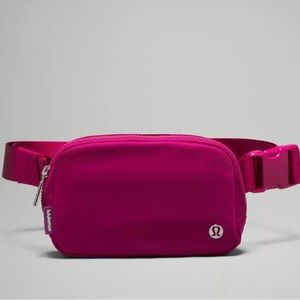 NWT Lululemon Athletica Everywhere Belt Bag 1L Wild Berry Magenta Pink N…